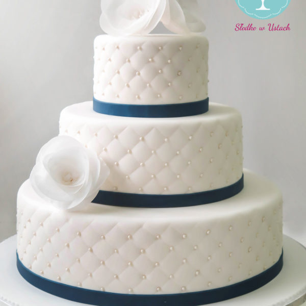 S18 - tort na ślub, wesele, ślubny, weselny, biel, elegancki, piętrowy , z kwiatami, kwiaty, cake, piaseczno, z dostawą, pikowany