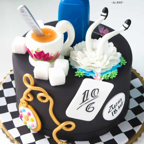 U43 - tort urodzinowy, na urodziny, dla dzieci, artystyczny, alicja w krainie czarów, warszawa, z dostawą,